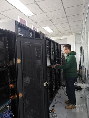 寒冬中的堅(jiān)守——記電信學(xué)院師生寒假科研與服務(wù)紀(jì)實(shí)